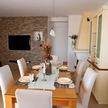 House Lucia Lejlighed *