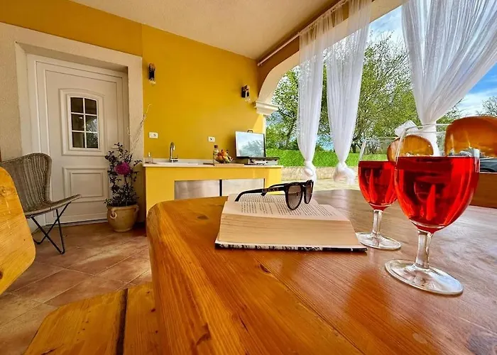 Apartment House Lucia *